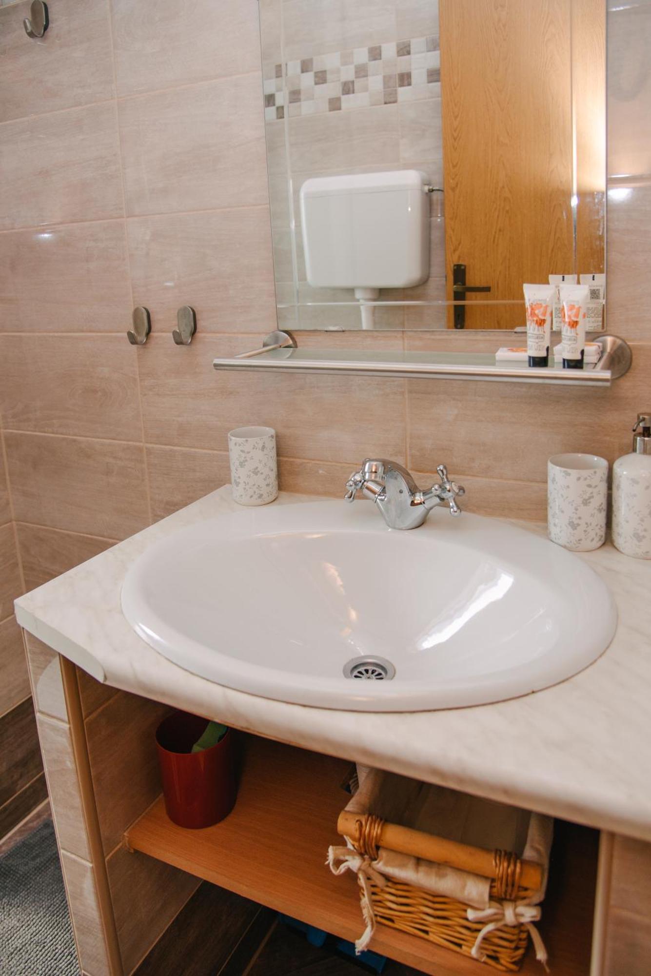 Apartments Sab Ogulin Exterior photo
